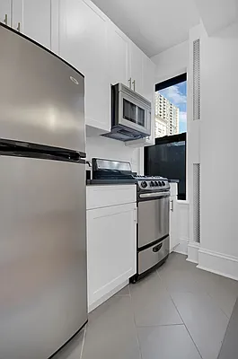 Rented by Cooper & Cooper Real Estate | media 17