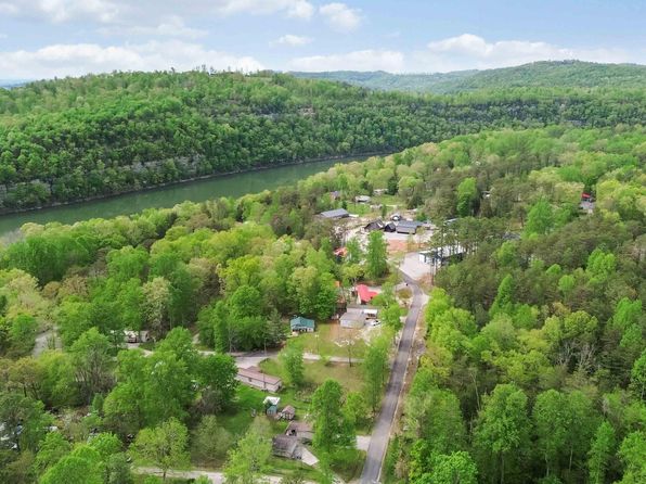 24 Walnut Dr, Burnside, KY 42519
