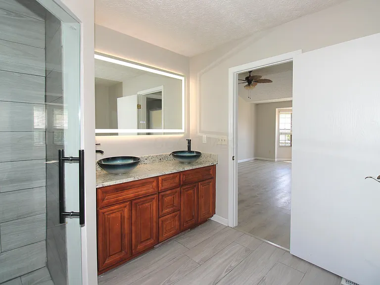 2515 Pressmen Dr — Photo 34