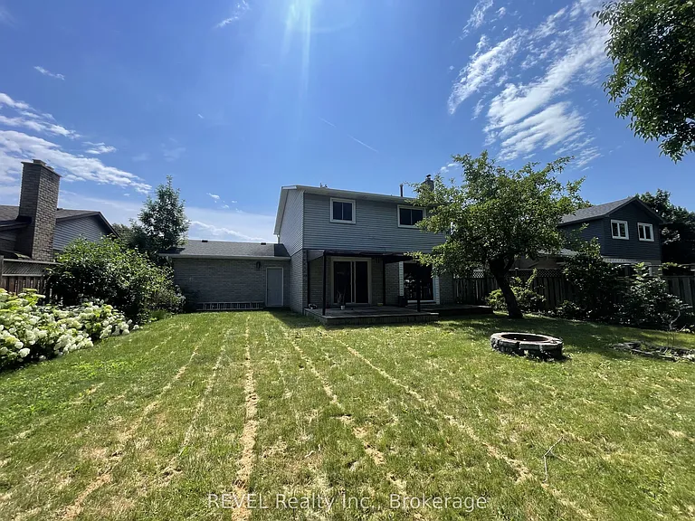 24 Rembrandt Dr — Photo 31