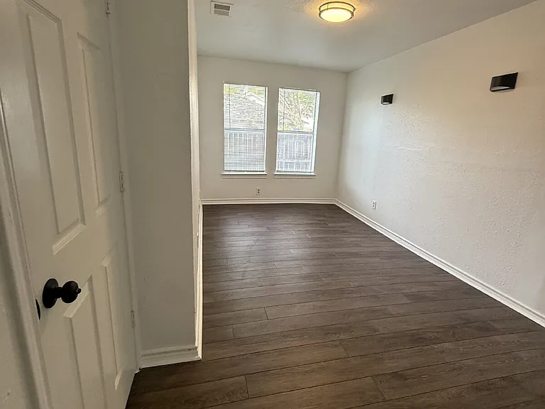 5803 Tremont St #C — Photo 10