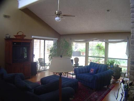 4th image of 326 STONEWOOD DR