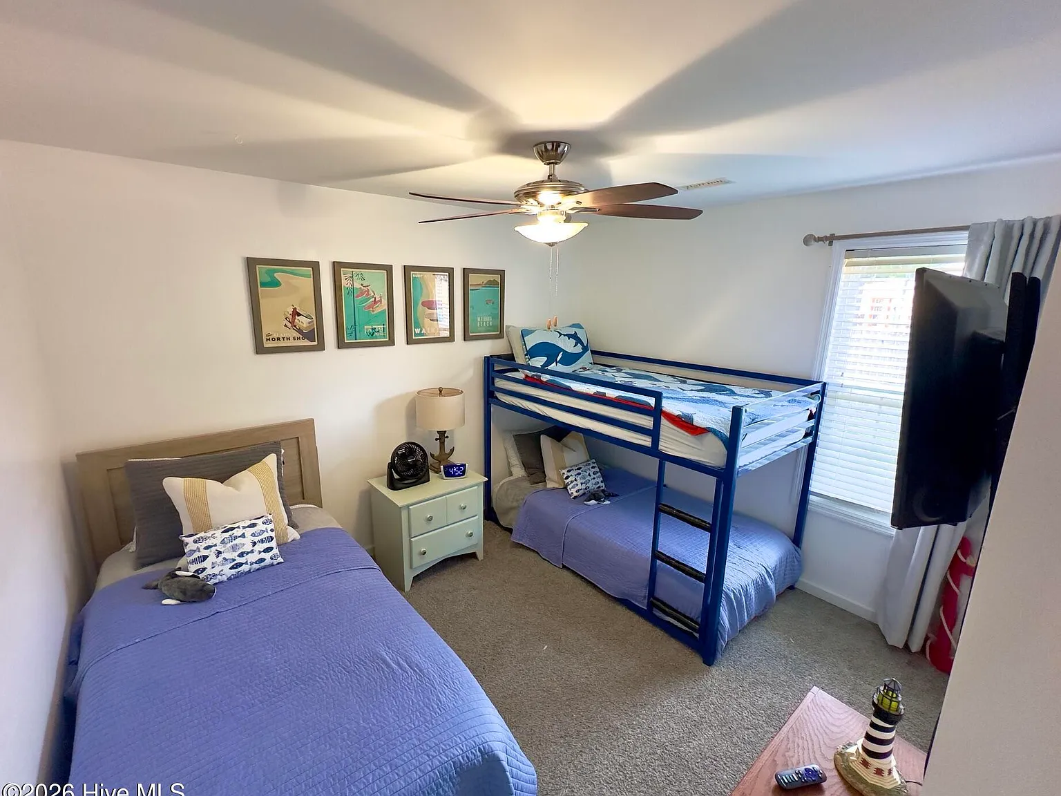3 bed, 2.0 bath, 1353 sqft, $2,350 — Photo 2