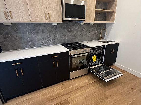 2nd image of 50 Grace St APT 4