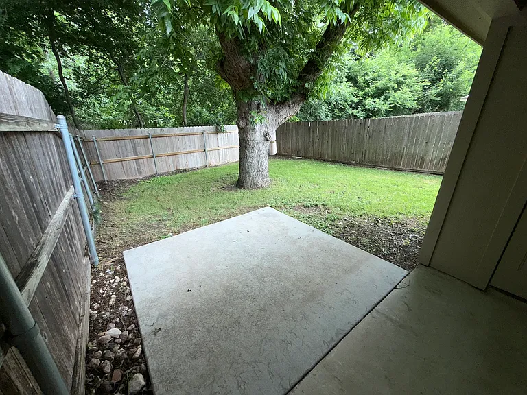 1002 Ferrara Cir #B — Photo 13