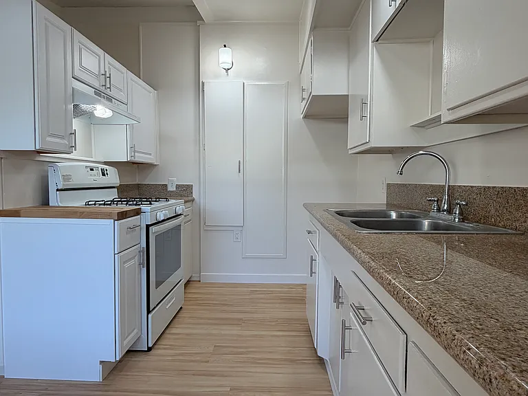 415 S Baldwin Ave #2 — Photo 9