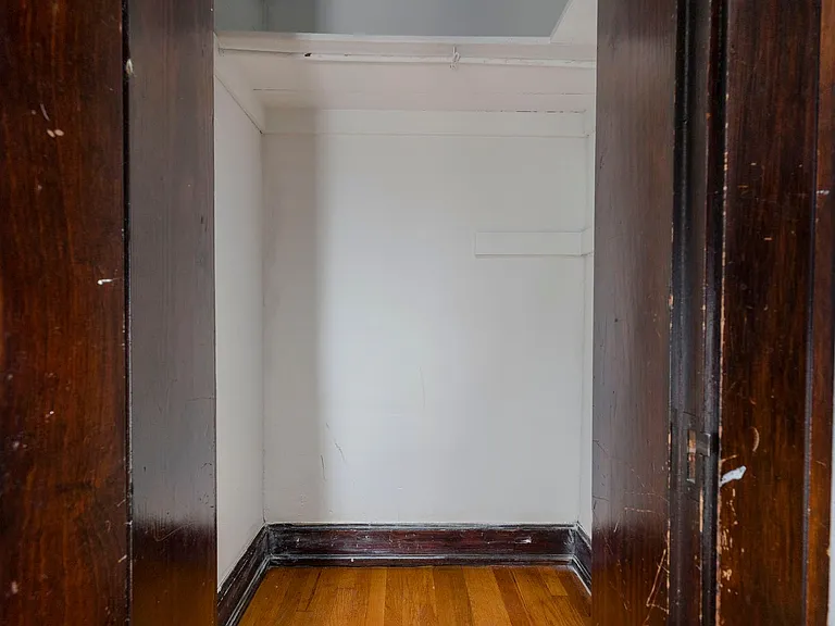Cavalier Apartments — Photo 39