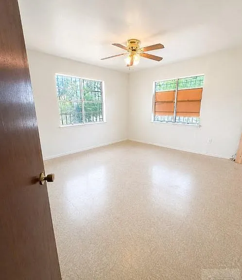 138 Midway Dr — Photo 3