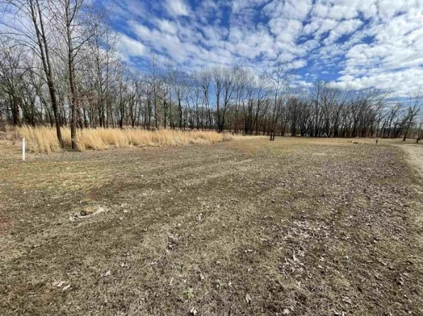 825 Towboat Ln, Adamsville, TN 38310