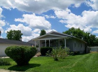 165 N Main St, Warrensburg, IL 62573