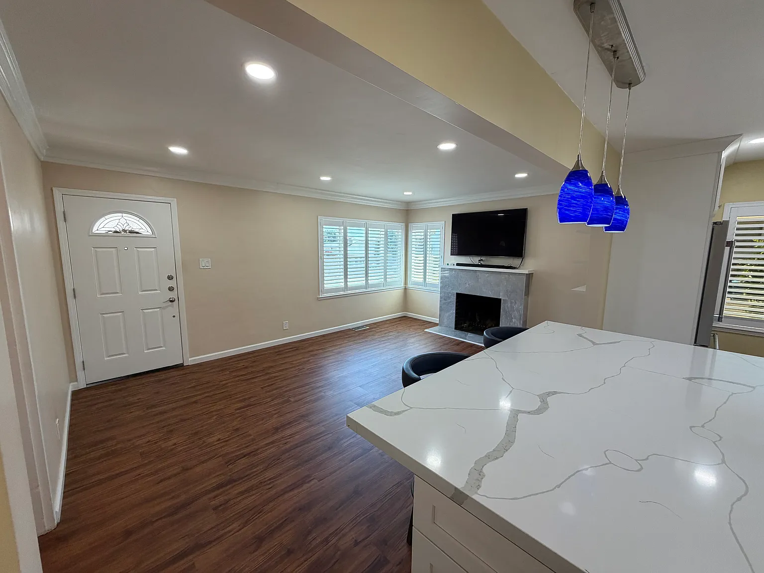 4 bed, 1310 sqft, $6,995 — Photo 3