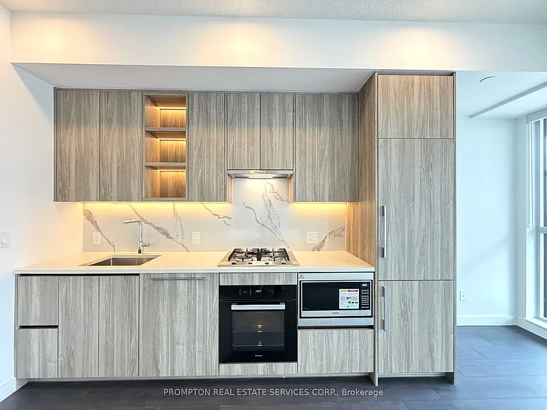18 Esther Shiner Blvd #731 — Photo 10