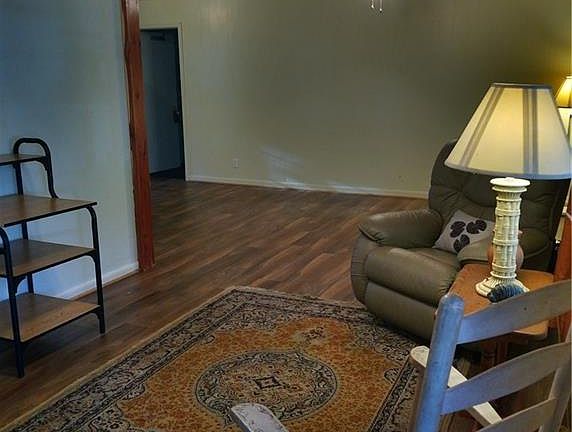 3rd image of 703 S Avenue M