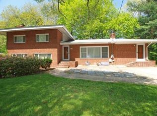 904 Arrington Dr, Silver Spring, MD 20901