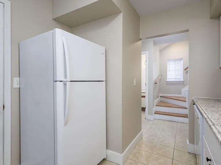 5842 Niles St #5844 — Photo 4