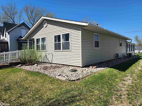 3rd image of 718 2nd St