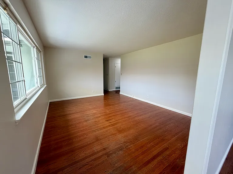 4815 Seneca Park Ave — Photo 18