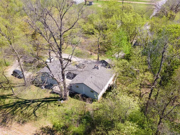 135 Ashwood Ln, Anna, IL 62906