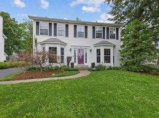 740 N Geyer Rd, Saint Louis, MO 63122