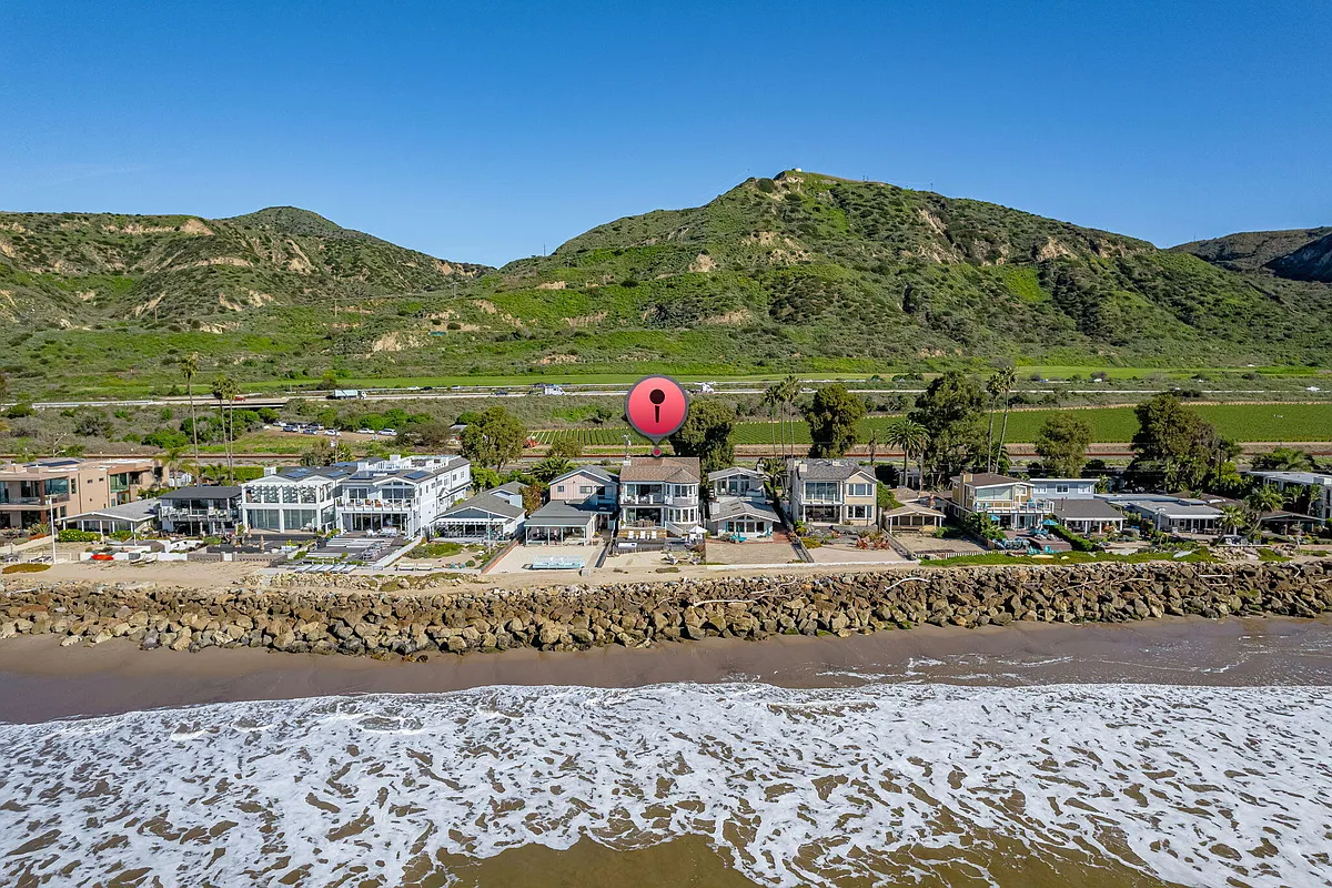 Building Photo - 5458 Rincon Beach Park Dr