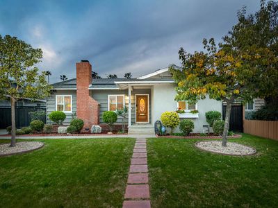 1329 Solita Rd, Pasadena, CA, 91103