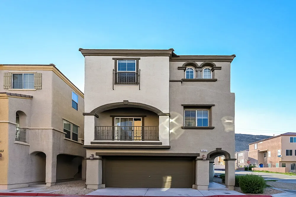 3 bed, 3.5 bath, 1982 sqft, $2,225 — Photo 1