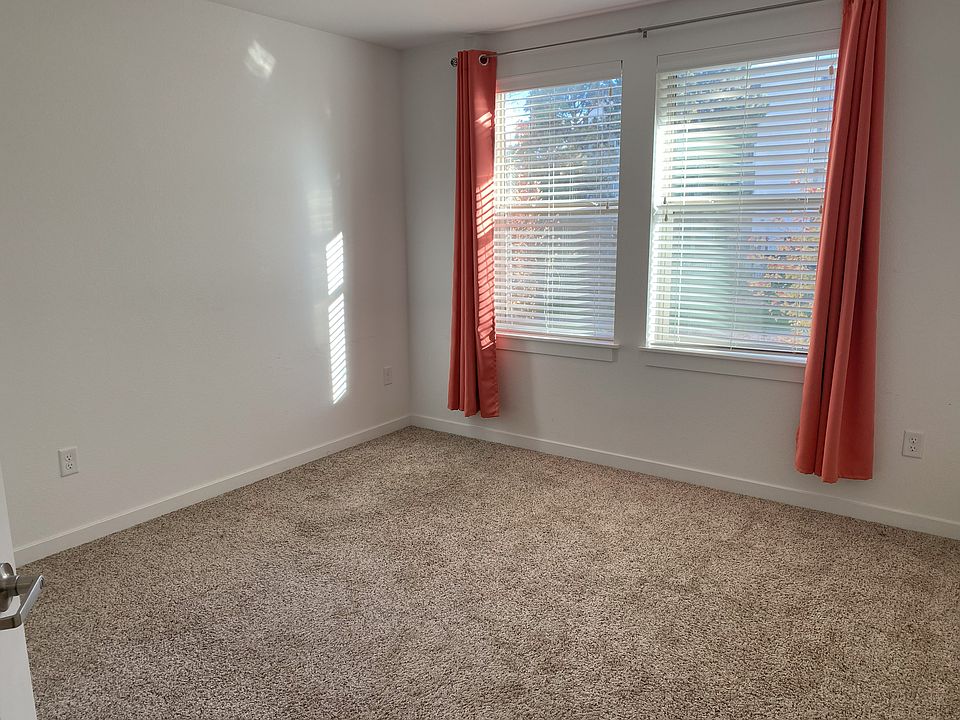 room 1 with walk-in closet