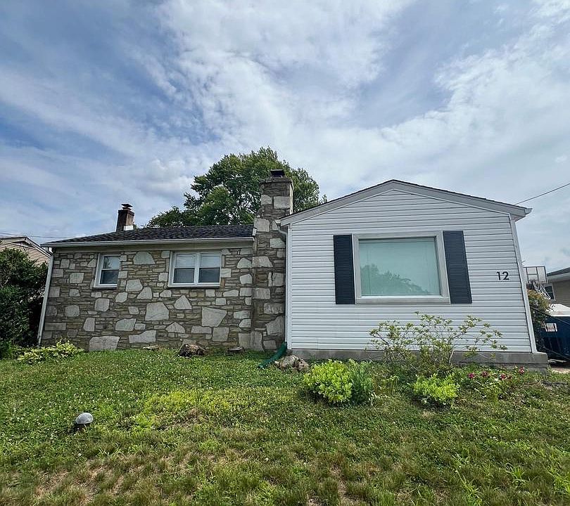 1st image of 12 Collins Ln