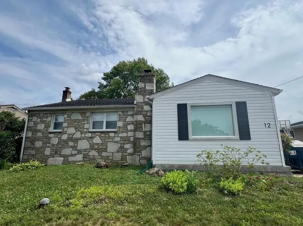 12 Collins Ln, Maple Shade, NJ 08052