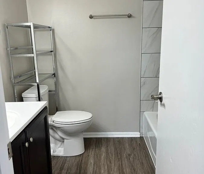 1009 Scarborough Ct #J8 — Photo 7