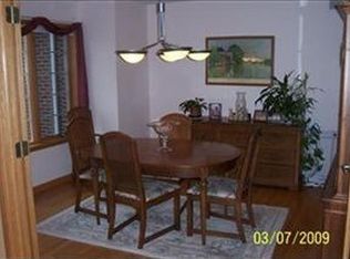 695 Pennock Cir, Crown Point, IN 46307