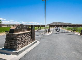 8 Rabbit Foot Ct, Los Lunas, NM 87031