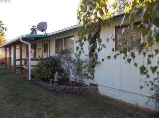 1758 20th St, Myrtle Point, OR 97458