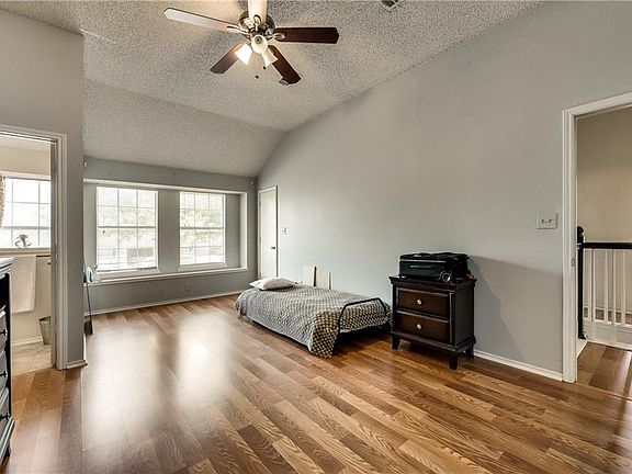 3rd image of 214 Vines Dr