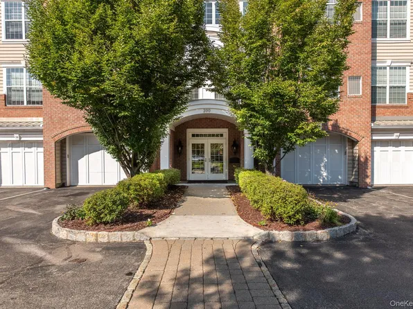 231 Regency Drive, Fishkill, NY 12524