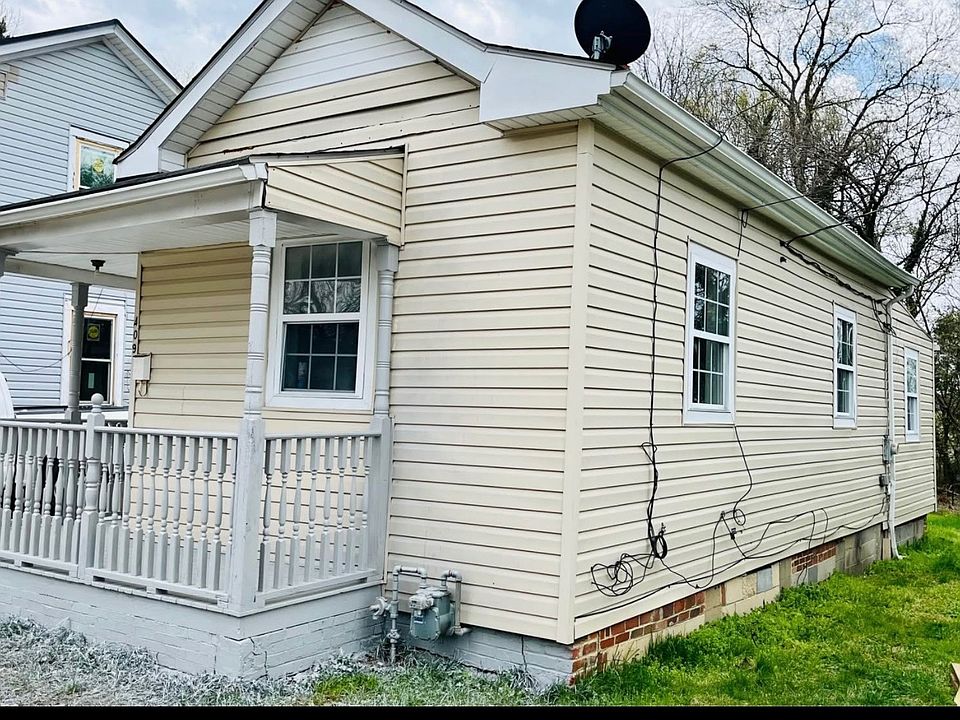 2nd image of 409 Richmond Ave