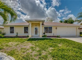918 SE 25th Ter, Cape Coral, FL 33904