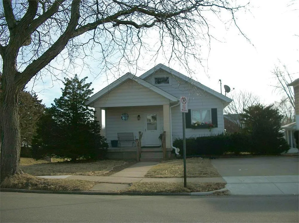 7 bed, 2784 sqft, $2,700 — Photo 1