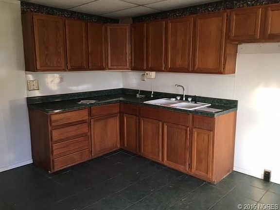 3rd image of 1801 N Morton Ave