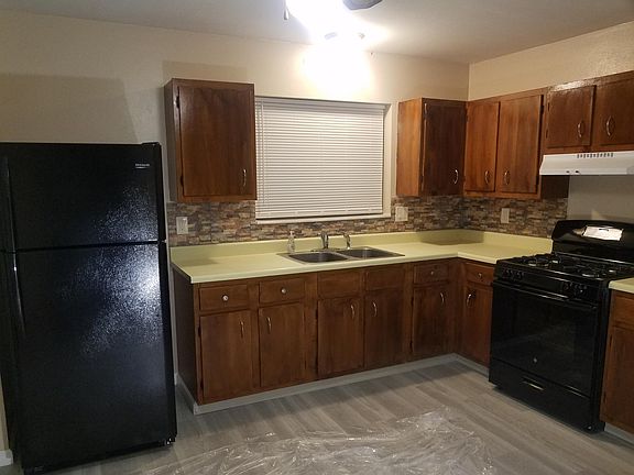 2nd image of 10040 Douglas Ct