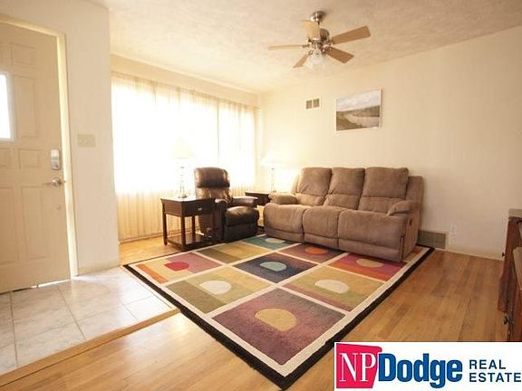 4th image of 1025 Parkway Dr