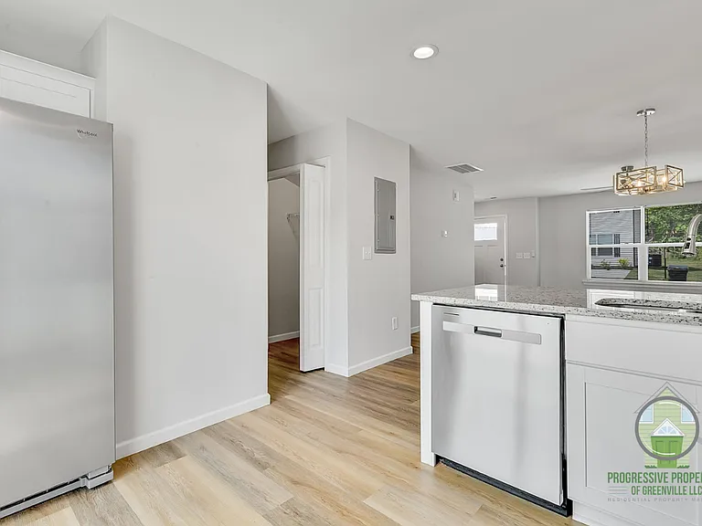 19 Wofford Pine Dr — Photo 5