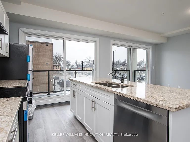 10 Queen St #202 — Photo 14