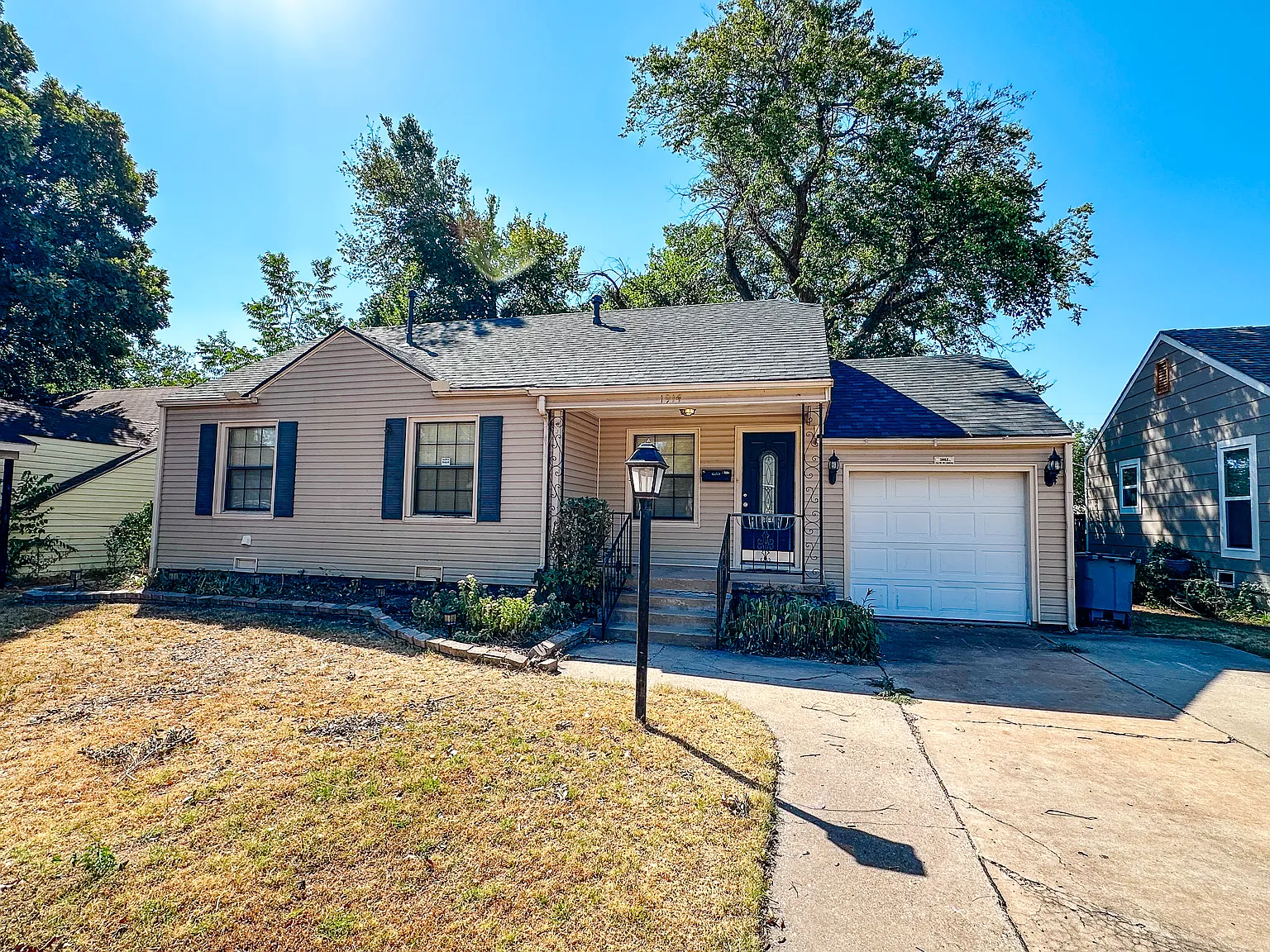 2 bed, $850 — Photo 1