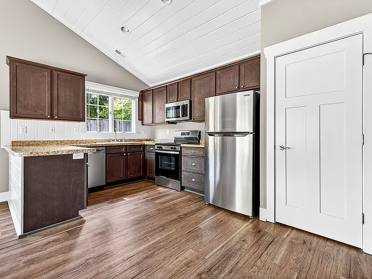 45 Dee Dee Ln — Photo 6