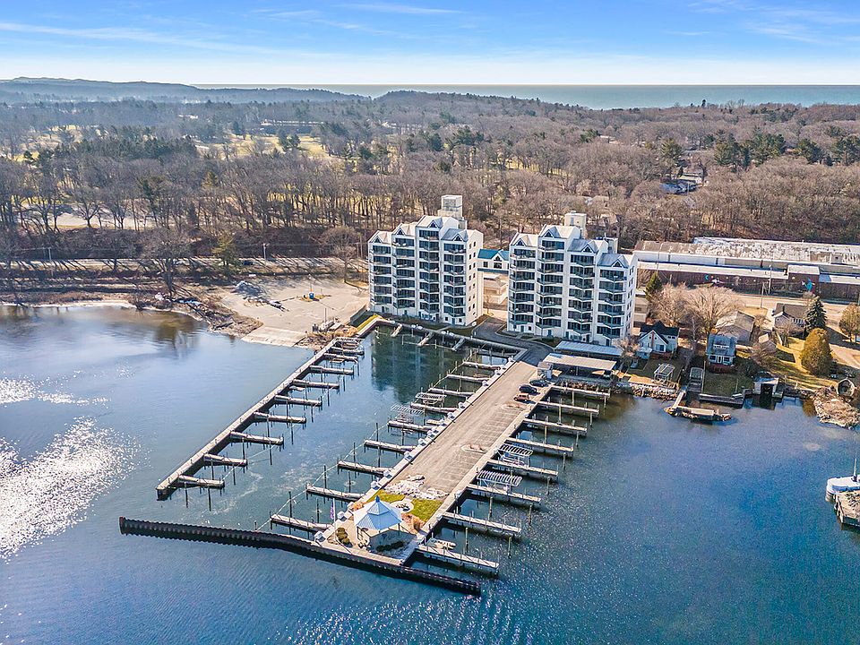 1st image of 2964 Lakeshore Dr #601