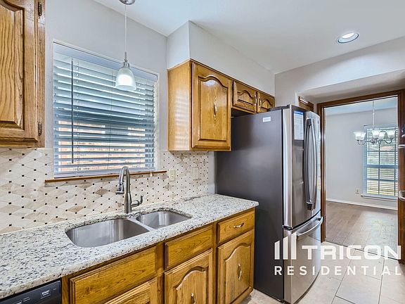 5th image of 4922 Willowhaven Cir