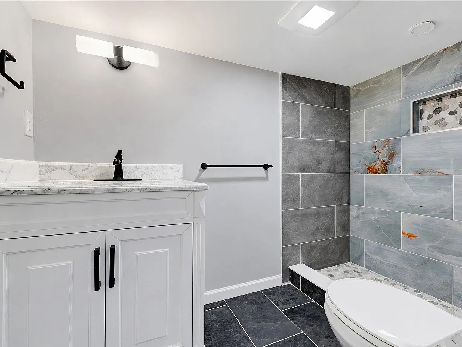 1 bed, 728 sqft, $995 — Photo 1