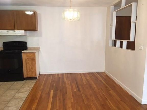 3rd image of 39 Englewood Ave APT 29