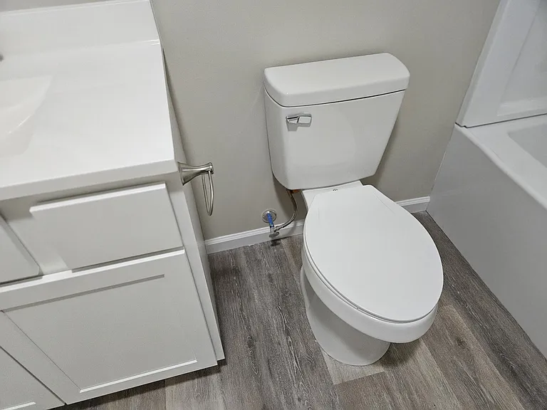 1068 Lakeland Dr — Photo 46